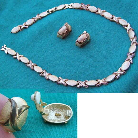 Vintage Goldtone Necklace & Clip-on Earrings Set BROKEN - Picture 8 of 8